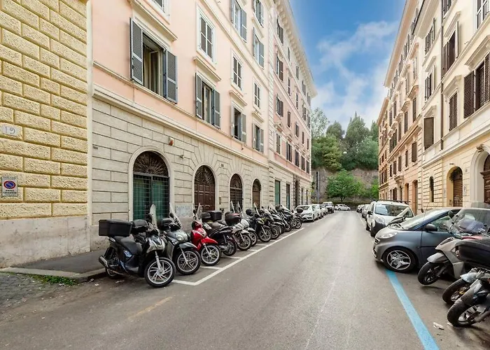 Colosseum 10steps Away, Marco Aurelio Luxury House * Rzym